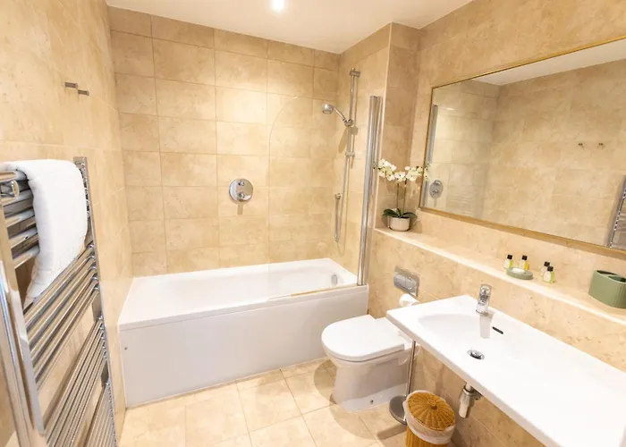 Beach House & Porth Sands s